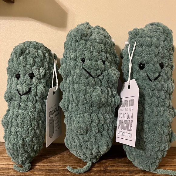 Handmade crochet pickle plush - Picture 3 of 3